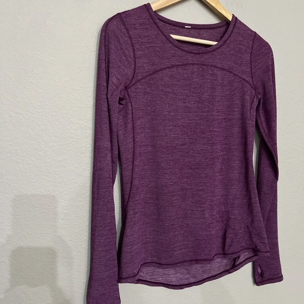 Lululemon PURPLE On Track Long Sleeve Top Thumbholes Reflective Trim SIZE 6